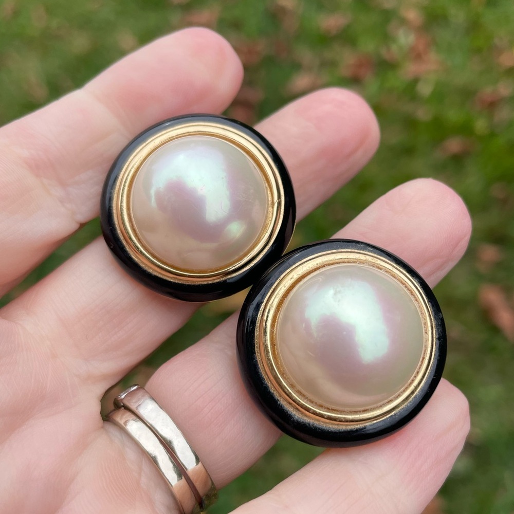 Vintage Christian Dior Gold Black Faux Pearl Clip On Earrings - Picture 3 of 8